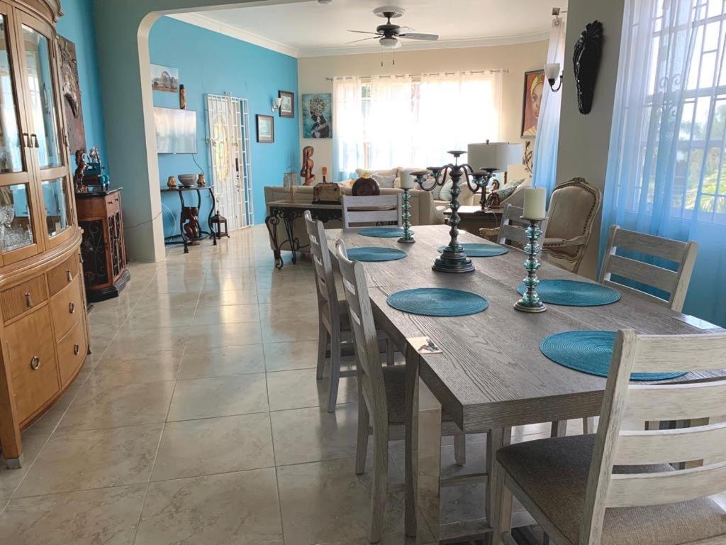 Bella Vista Vacation Apartment Montego Bay Exterior photo