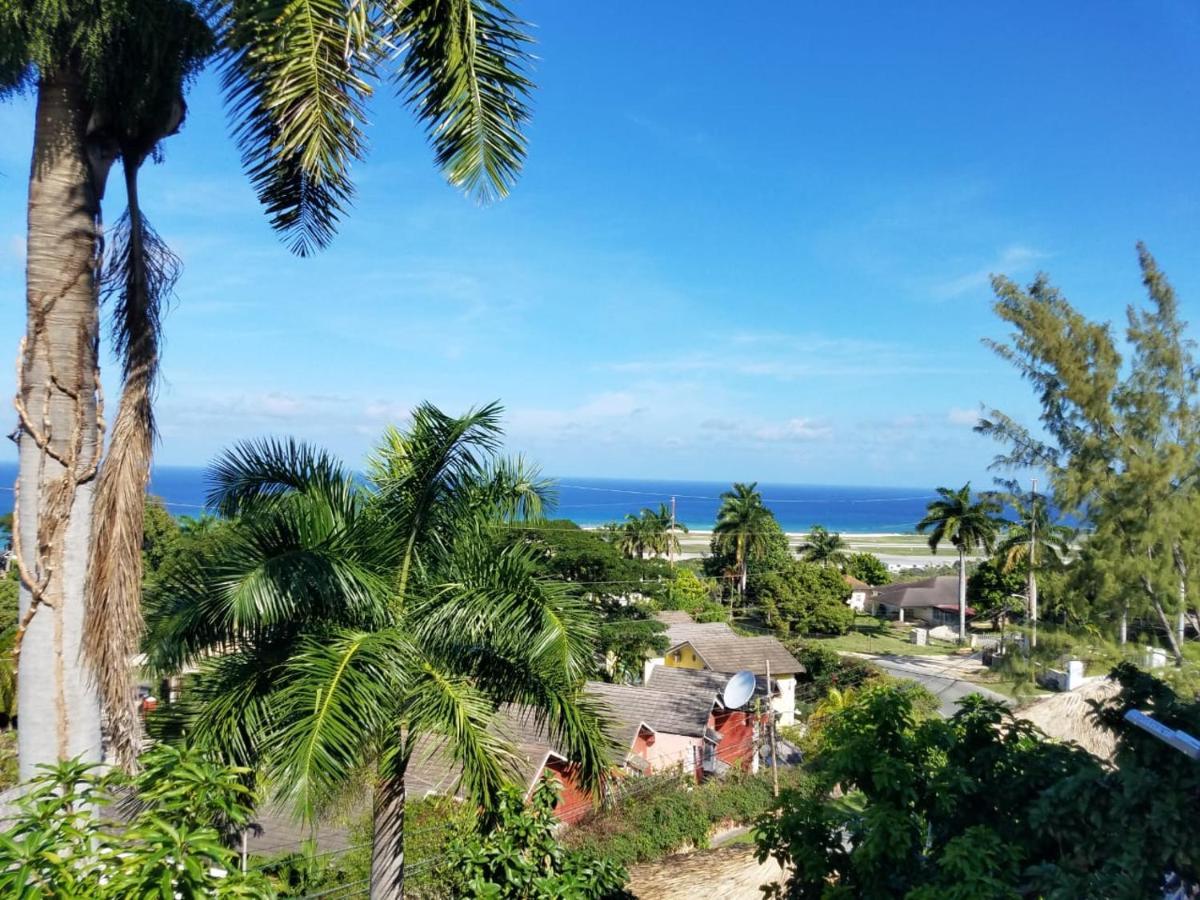 Bella Vista Vacation Apartment Montego Bay Exterior photo